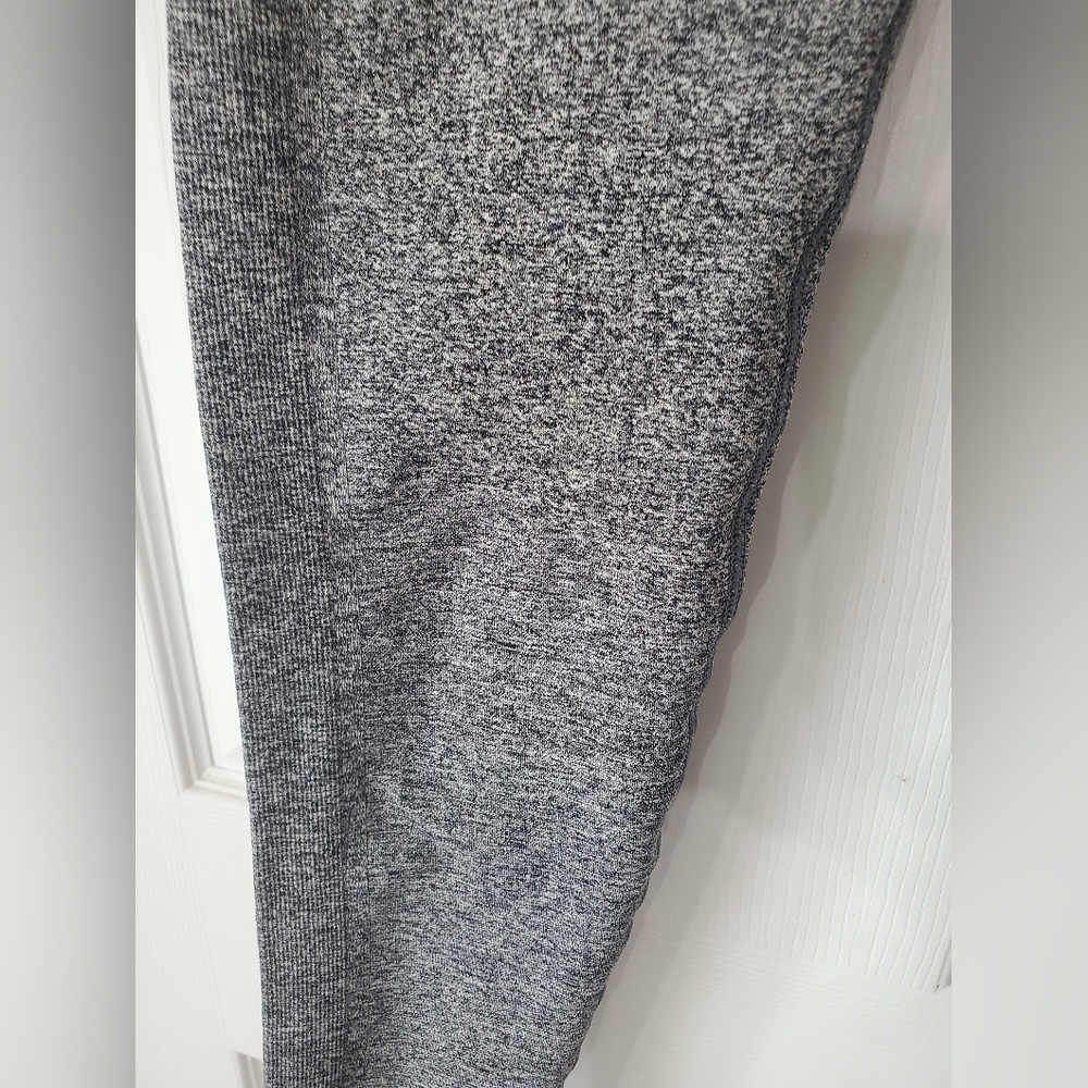 Athleta Andes High Rise Seamless Tight Gray with Red Trim| Size: S - Picture 8 of 12
